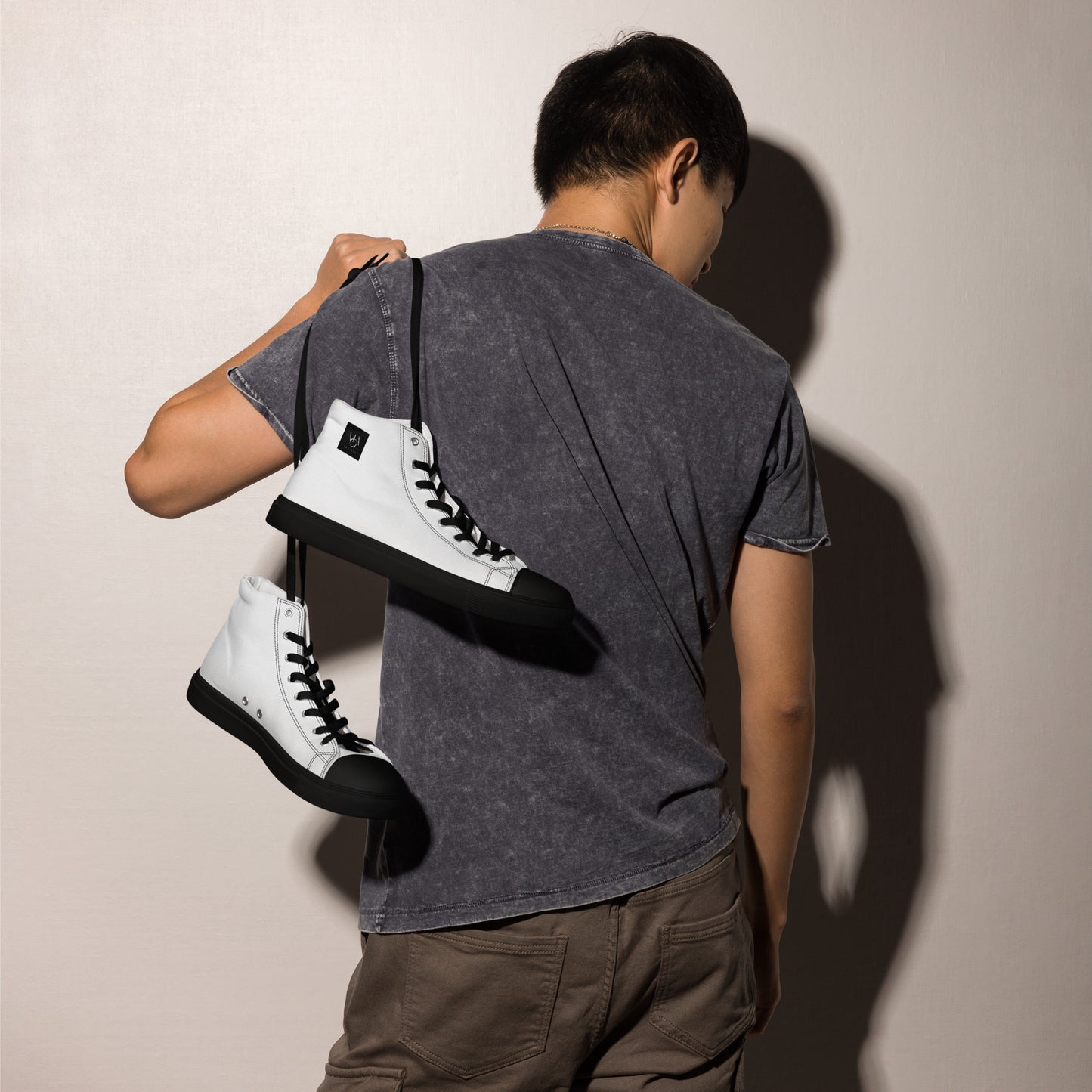 Men’s hip high top canvas shoes